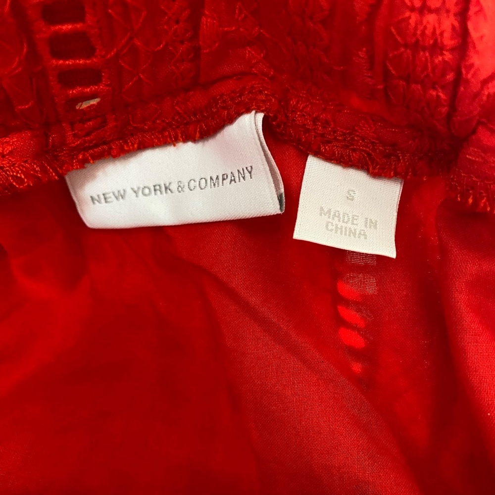 3/ $20 New York & Co Off-Shoulder Chevron Crochet Accent Red Summer Dress S - Picture 3 of 3